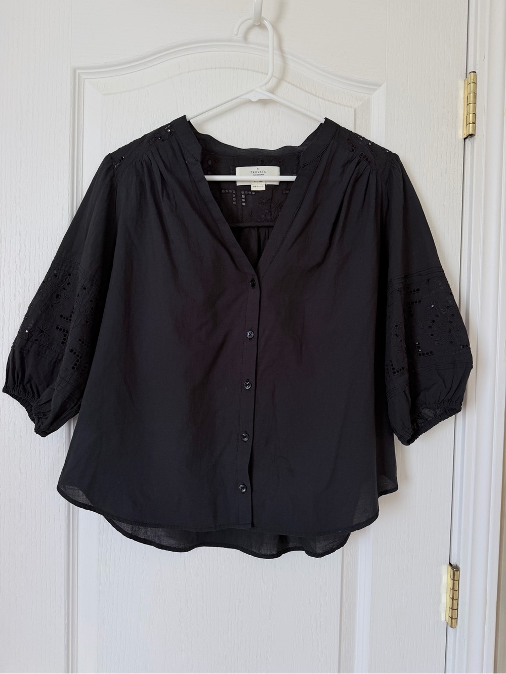 Trovata Birds of Paradise Black Eyelet Embroidered Button Front Top M